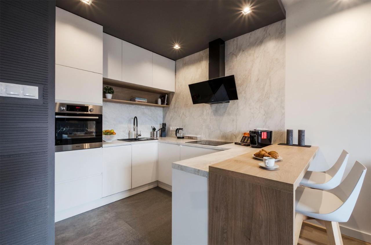 Sky Home- Ilumino Apartment -Centrum, Parking, Klimatyzacja, Dostep Na Kod Łódź Exterior foto